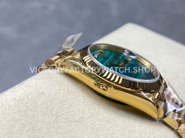 8+ Factory Counterweight Rolex Day-Date 18038 36mm Full Yellow Gold Blue Gradient Dial