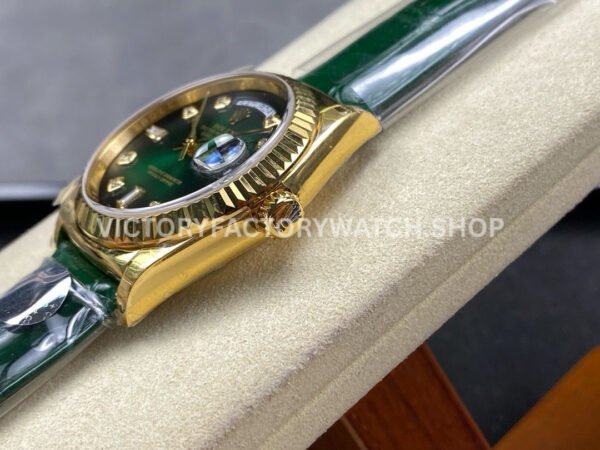 8+ Factory Counterweight Rolex Day-Date 36mm 128238-0069 Yellow Gold Crocodile Leather Strap Diamond Mope Baguette Diamond Green Ombré Dial