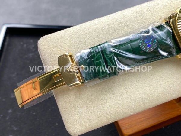 8+ Factory Counterweight Rolex Day-Date 36mm 128238-0130 Yellow Gold Crocodile Leather Strap Baguette Diamond Green Dial