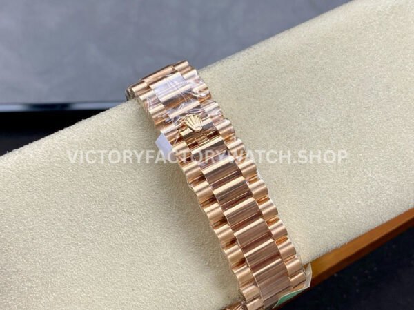 ARF Factory Counterweight Rolex Day-Date 228235-0032 40mm Full Rose Gold Roman Numerals White Dial (1 (7) ARF Factory Counterweight Rolex Day-Date 228235-0032 40mm Full Rose Gold Roman Numerals White Dial