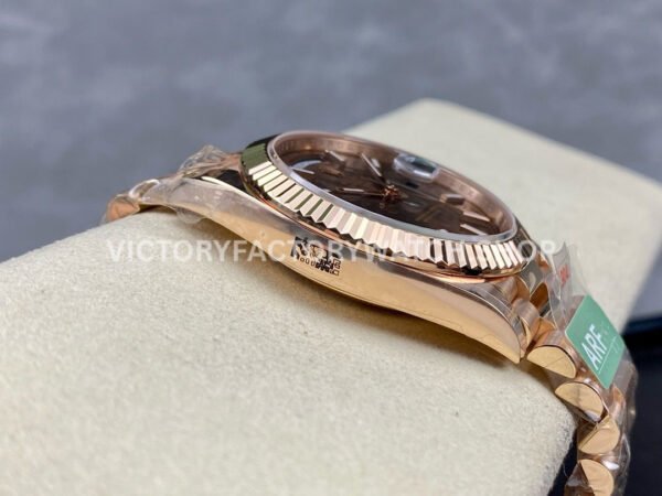 ARF Factory Counterweight Rolex Day-Date 228235-0053 40mm Full Rose Gold Brown Dial (3) ARF Factory Counterweight Rolex Day-Date 228235-0053 40mm Full Rose Gold Brown Dial