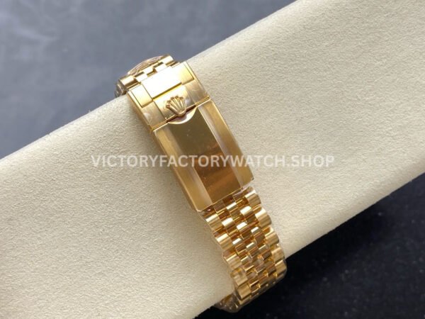 ARF Factory Rolex GMT-Master II 126718GRNR 40mm Full Yellow Gold Iron Tiger Eye Stone Dial (4) ARF Factory Rolex GMT-Master II 126718GRNR 40mm Full Yellow Gold Iron Tiger Eye Stone Dial