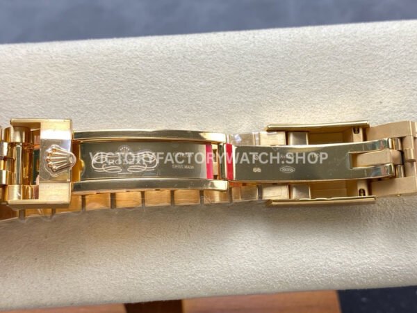 ARF Factory Rolex GMT-Master II 126718GRNR 40mm Full Yellow Gold Iron Tiger Eye Stone Dial (7) ARF Factory Rolex GMT-Master II 126718GRNR 40mm Full Yellow Gold Iron Tiger Eye Stone Dial