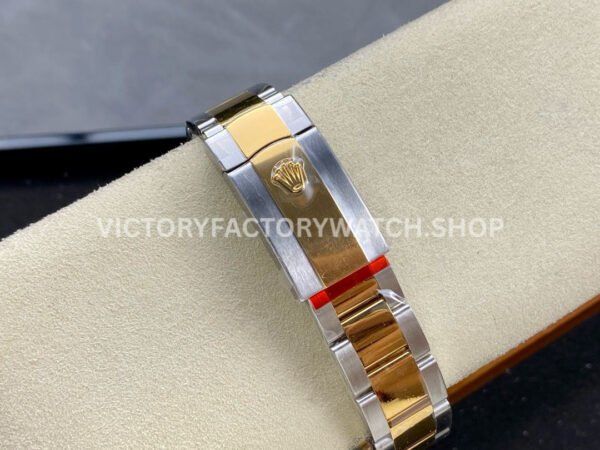 Clean Factory Rolex Datejust 126233-0040 36mm Half Yellow Gold Fluted Motif Gold Dial (1) Clean Factory Rolex Datejust 126233-0040 36mm Half Yellow Gold Fluted Motif Gold Dial