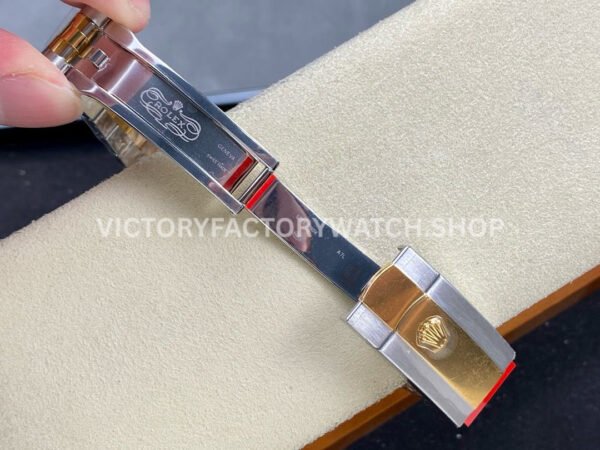 Clean Factory Rolex Datejust 126233-0040 36mm Half Yellow Gold Fluted Motif Gold Dial (2) Clean Factory Rolex Datejust 126233-0040 36mm Half Yellow Gold Fluted Motif Gold Dial