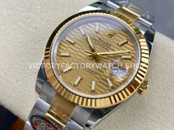 Clean Factory Rolex Datejust 126233-0040 36mm Half Yellow Gold Fluted Motif Gold Dial (3) Clean Factory Rolex Datejust 126233-0040 36mm Half Yellow Gold Fluted Motif Gold Dial