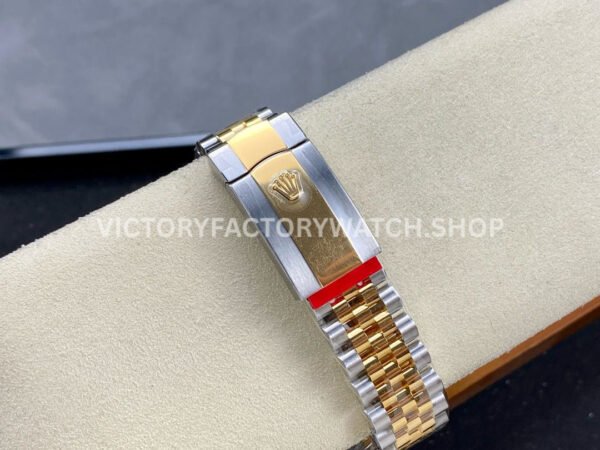 Clean Factory Rolex Datejust 126333-0010 41mm Half Yellow Gold Champagne Dial