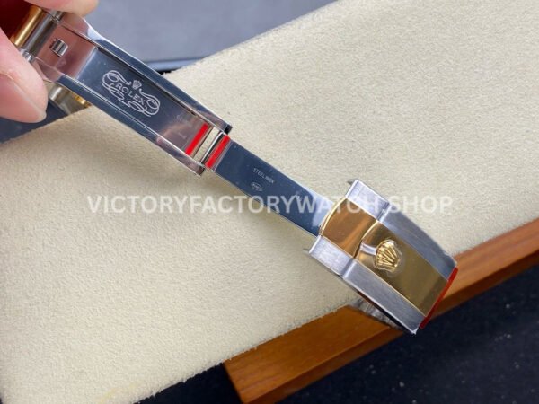 Clean Factory Rolex Datejust 126333-0013 41mm Half Yellow Gold Black Dial (9) Clean Factory Rolex Datejust 126333-0013 41mm Half Yellow Gold Black Dial