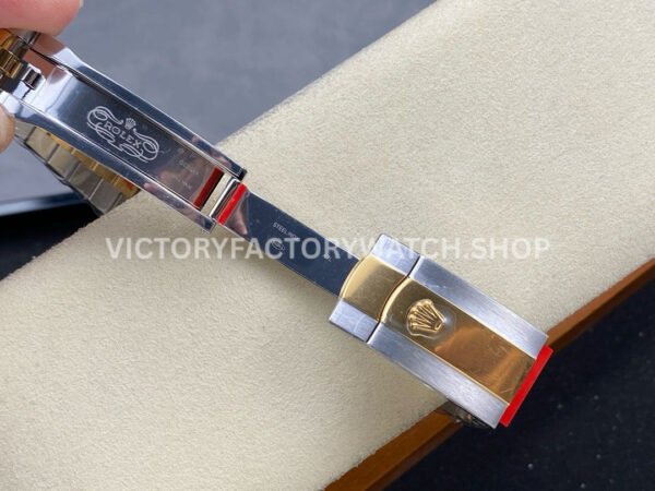 Clean Factory Rolex Datejust 126333-0014 41mm Half Yellow Gold Black Dial Jubilee (1) Clean Factory Rolex Datejust 126333-0014 41mm Half Yellow Gold Black Dial Jubilee