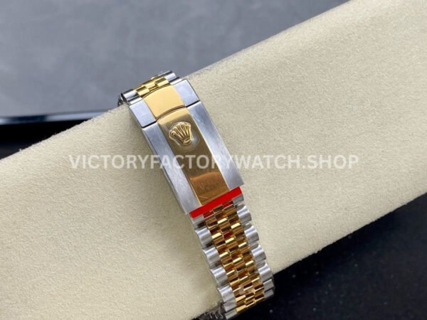 Clean Factory Rolex Datejust 126333-0014 41mm Half Yellow Gold Black Dial Jubilee (9) Clean Factory Rolex Datejust 126333-0014 41mm Half Yellow Gold Black Dial Jubilee