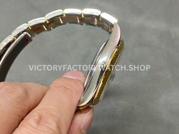 Clean Factory Rolex Datejust 126333-0019 41mm Half Yellow Gold Roman Numerals Wimbledon Grey Dial (9) Clean Factory Rolex Datejust 126333-0019 41mm Half Yellow Gold Roman Numerals Wimbledon Grey Dial