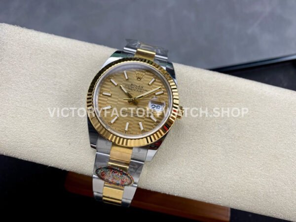 Clean Factory Rolex Datejust 126333-0021 41mm Half Yellow Gold Fluted Motif Champagne Dial