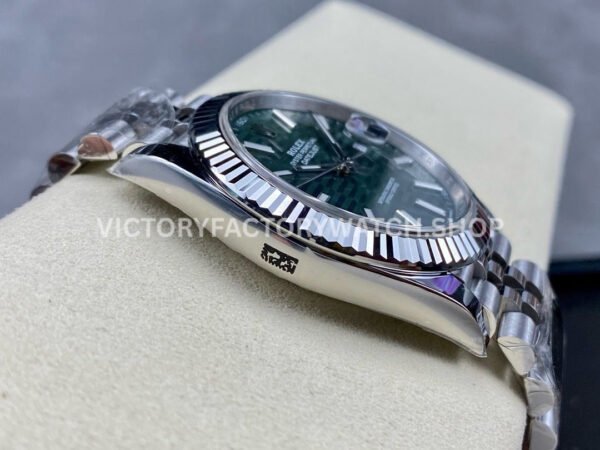 Clean Factory Rolex Datejust 126334-0030 41mm Full 904L Fluted Motif Olive Green Dial Jubilee