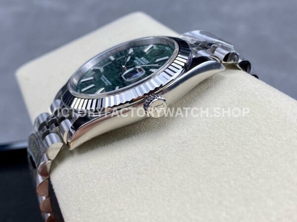 Clean Factory Rolex Datejust 126334-0030 41mm Full 904L Fluted Motif Olive Green Dial Jubilee