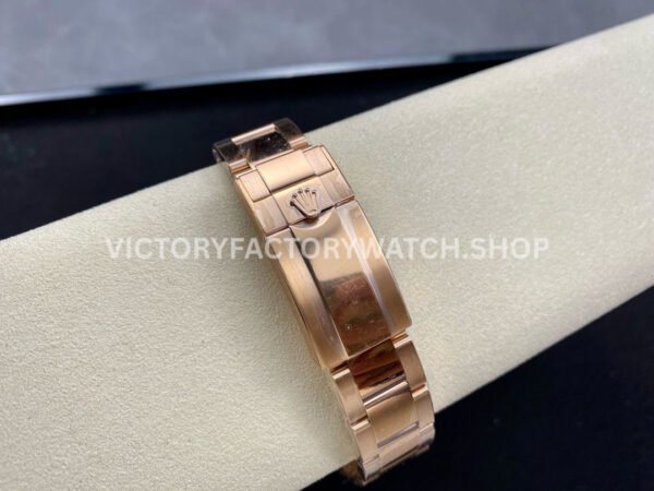 Clean Factory Rolex Daytona 116505-0008 40mm Full Rose Gold Black Dial