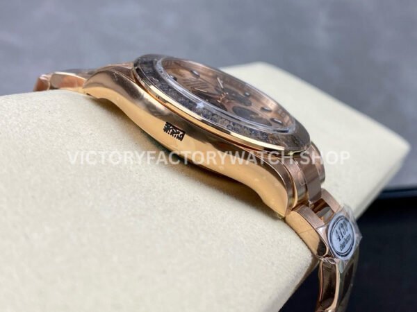 Clean Factory Rolex Daytona 116505-0009 40mm Full Rose Gold Black Eye Gold Dial