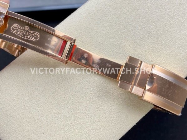 Clean Factory Rolex Daytona 116505-0009 40mm Full Rose Gold Black Eye Gold Dial