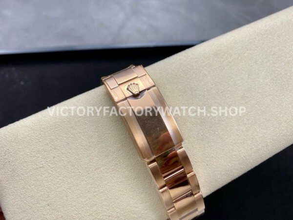 Clean Factory Rolex Daytona 116505-0009 40mm Full Rose Gold Black Eye Gold Dial