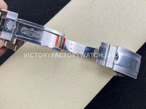 Clean Factory Rolex Daytona 116506-0002 40mm Full Platinum Ice Diamond Baguette Blue Dial