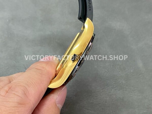 Clean Factory Rolex Daytona 116518LN-0048 40mm Yellow Gold Oysterflex Black Eye Gold Dial