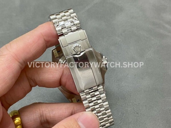 Clean Factory Rolex GMT-Master II 126710GRNR-0003 40mm Full 904L Black Dial Jubilee