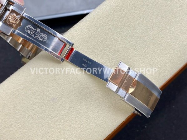 Clean Factory Rolex GMT-Master II 126711CHNR-0002 40mm Half Rose Gold Black Dial (4) Clean Factory Rolex GMT-Master II 126711CHNR-0002 40mm Half Rose Gold Black Dial