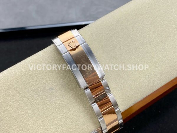 Clean Factory Rolex GMT-Master II 126711CHNR-0002 40mm Half Rose Gold Black Dial (9) Clean Factory Rolex GMT-Master II 126711CHNR-0002 40mm Half Rose Gold Black Dial