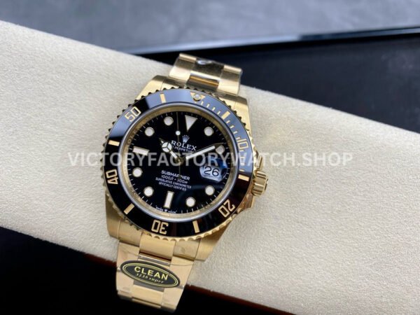 Clean Factory Rolex Submariner 126618LN 41mm Full Yellow Gold Black Dial