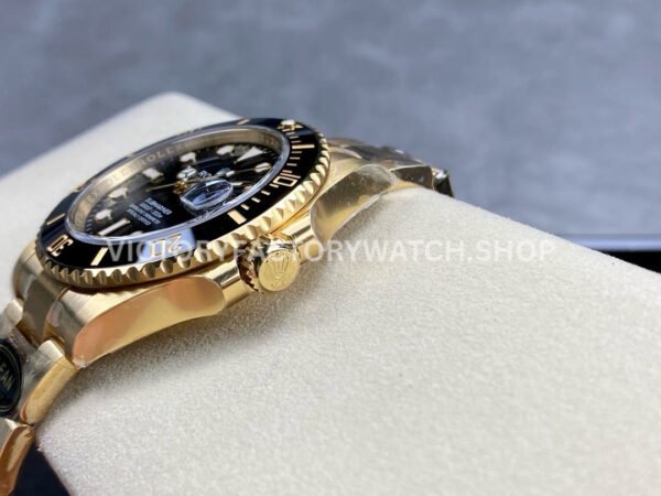 Clean Factory Rolex Submariner 126618LN 41mm Full Yellow Gold Black Dial