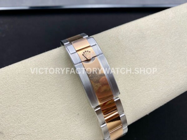 Clean Factory Rolex Yacht-Master 126621-0002 40mm Half Rose Gold Black Dial (4) Clean Factory Rolex Yacht-Master 126621-0002 40mm Half Rose Gold Black Dial