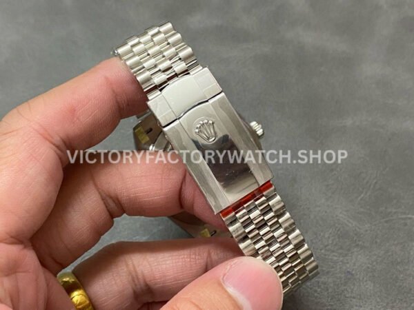 Clean factory Rolex Datejust 126334-0026 41mm Full 904L Roman Numerals Blue Dial Jubilee