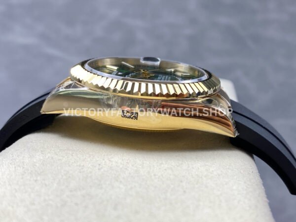 Noob Factory Rolex Sky-Dweller 336238 42mm Yellow Gold Oysterflex Green Dial