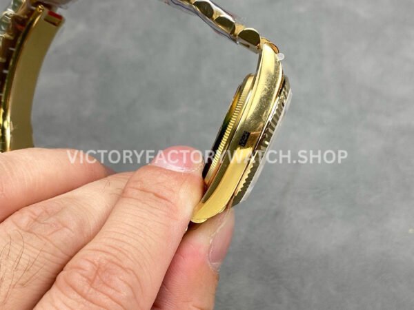 QF Factory Counterweight Rolex Day-Date 128238-0118 36mm Full Yellow Gold Roman Numerals G (8) QF Factory Counterweight Rolex Day-Date 128238-0118 36mm Full Yellow Gold Roman Numerals Green Dial