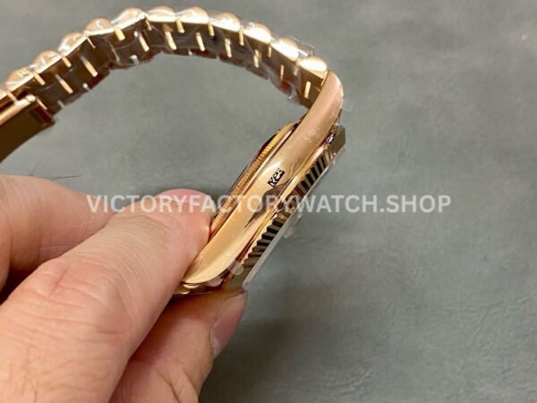 QF Factory Counterweight Rolex Day-Date 228235-0045 40mm Full Rose Gold Baguette Diamond Black D (4) QF Factory Counterweight Rolex Day-Date 228235-0045 40mm Full Rose Gold Baguette Diamond Black Dial