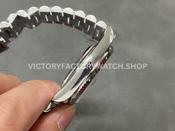 QF Factory Counterweight Rolex Day-Date 228236-0012 40mm Full Platinum Roman Numerals Blue Dial (8) QF Factory Counterweight Rolex Day-Date 228236-0012 40mm Full Platinum Roman Numerals Blue Dial