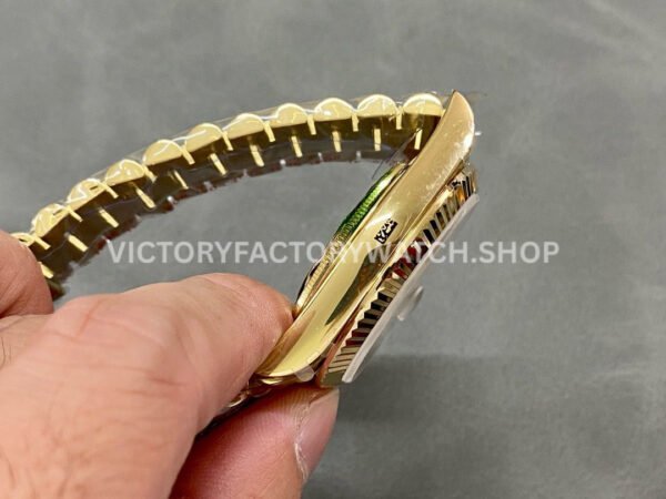 QF Factory Counterweight Rolex Day-Date 228238-0002 40mm Full Yellow Gold Roman Number Silver Di (7) QF Factory Counterweight Rolex Day-Date 228238-0002 40mm Full Yellow Gold Roman Number Silver Dial