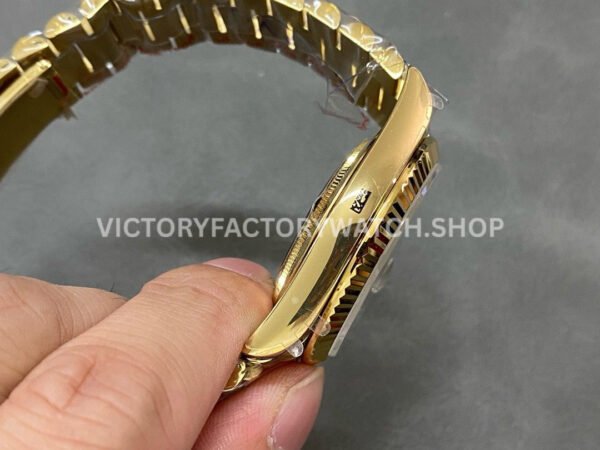 QF Factory Counterweight Rolex Day-Date 228238-0061 40mm Full Yellow Gold Roman Number Dark G (9) QF Factory Counterweight Rolex Day-Date 228238-0061 40mm Full Yellow Gold Roman Number Dark Green Dial