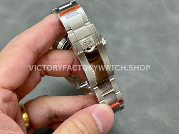 QF Factory Rolex GMT-Master II 126710BLRO-0002 40mm Full 904L Black Dial (6) QF Factory Rolex GMT-Master II 126710BLRO-0002 40mm Full 904L Black Dial