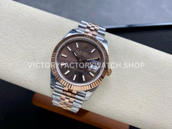 VS Factory Counterweight Rolex Datejust 126331-0002 41mm Half Rose Gold Brown Dial Jubilee (3) VS Factory Counterweight Rolex Datejust 126331-0002 41mm Half Rose Gold Brown Dial Jubilee