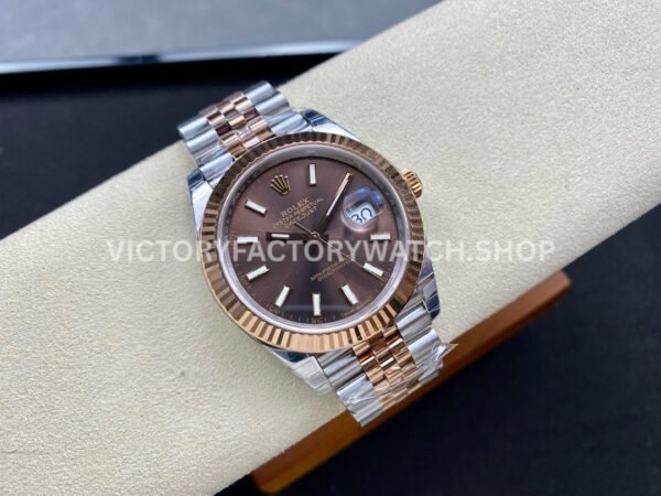 VS Factory Counterweight Rolex Datejust 126331-0002 41mm Half Rose Gold Brown Dial Jubilee (4) VS Factory Counterweight Rolex Datejust 126331-0002 41mm Half Rose Gold Brown Dial Jubilee