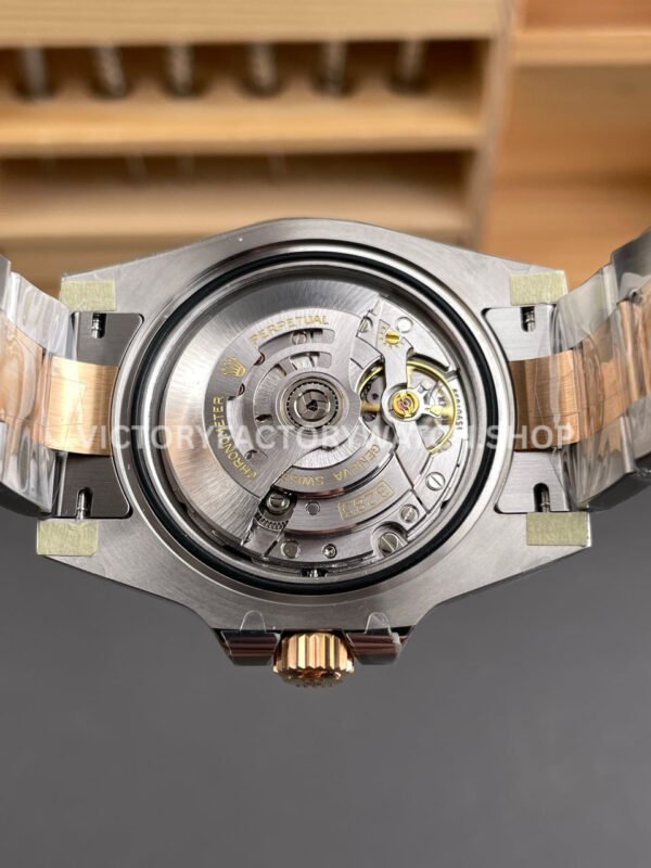 VS Factory Counterweight Rolex GMT-Master II 126711CHNR-0002 40mm Half Rose Gold Black Dial (10) VS Factory Counterweight Rolex GMT-Master II 126711CHNR-0002 40mm Half Rose Gold Black Dial