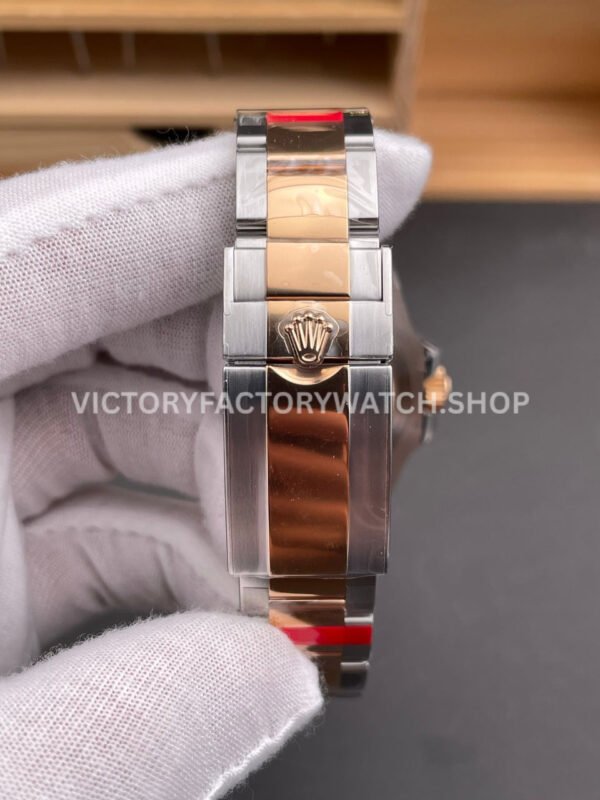 VS Factory Counterweight Rolex GMT-Master II 126711CHNR-0002 40mm Half Rose Gold Black Dial (11) VS Factory Counterweight Rolex GMT-Master II 126711CHNR-0002 40mm Half Rose Gold Black Dial