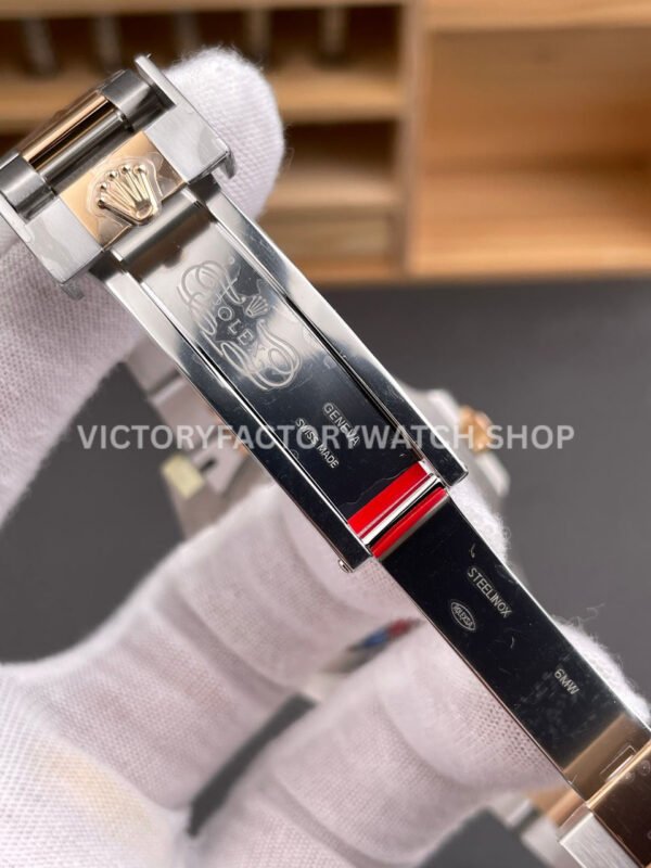 VS Factory Counterweight Rolex GMT-Master II 126711CHNR-0002 40mm Half Rose Gold Black Dial (5) VS Factory Counterweight Rolex GMT-Master II 126711CHNR-0002 40mm Half Rose Gold Black Dial