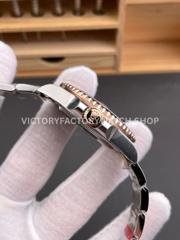 VS Factory Counterweight Rolex GMT-Master II 126711CHNR-0002 40mm Half Rose Gold Black Dial (9) VS Factory Counterweight Rolex GMT-Master II 126711CHNR-0002 40mm Half Rose Gold Black Dial