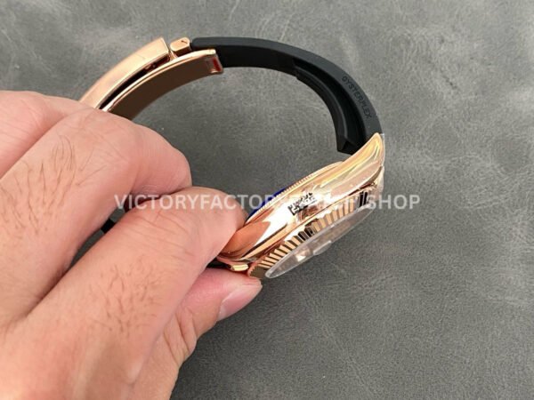 ZF Factory Counterweight Rolex Sky-Dweller 336235-0003 42mm Rose Gold Oysterflex White Dial (11) ZF Factory Counterweight Rolex Sky-Dweller 336235-0003 42mm Rose Gold Oysterflex White Dial