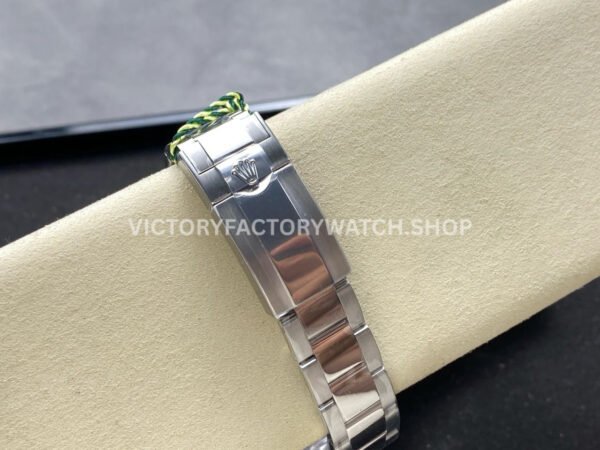 ZF Factory Rolex Daytona 116599RBOW 40mm White Gold Black Dial (6) ZF Factory Rolex Daytona 116599RBOW 40mm White Gold Rainbow Bezel Diamond Black Dial