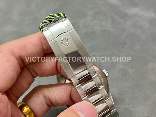 ZF Factory Rolex Sky-Dweller 336934-0001 42mm White Gold 904L Green Dial (5) ZF Factory Rolex Sky-Dweller 336934-0001 42mm White Gold 904L Green Dial