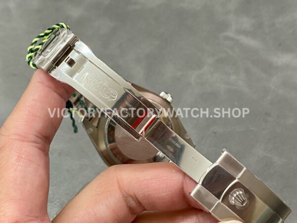 ZF Factory Rolex Sky-Dweller 336934-0001 42mm White Gold 904L Green Dial (8) ZF Factory Rolex Sky-Dweller 336934-0001 42mm White Gold 904L Green Dial