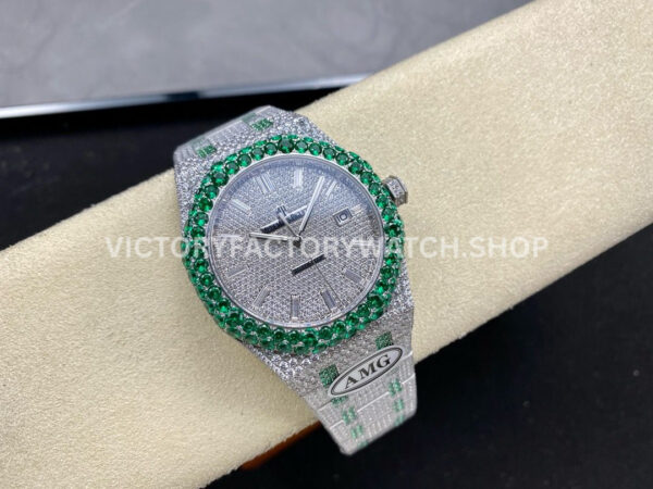 AMG Factory Audemars Piguet Royal Oak Selfwinding 1540 (4) AMG Factory Audemars Piguet Royal Oak Selfwinding 15400 41mm Green Diamond Bezel Diamond Baguette Dial