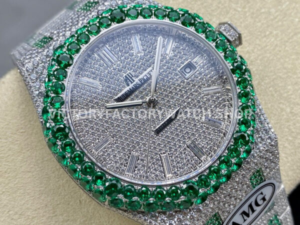 AMG Factory Audemars Piguet Royal Oak Selfwinding 1540 (8) AMG Factory Audemars Piguet Royal Oak Selfwinding 15400 41mm Green Diamond Bezel Diamond Baguette Dial